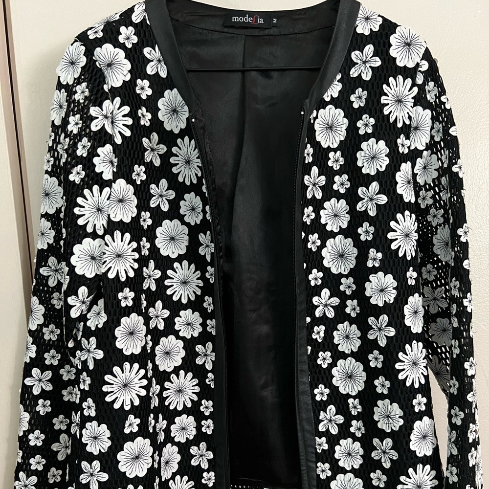 Modelia flower jacket